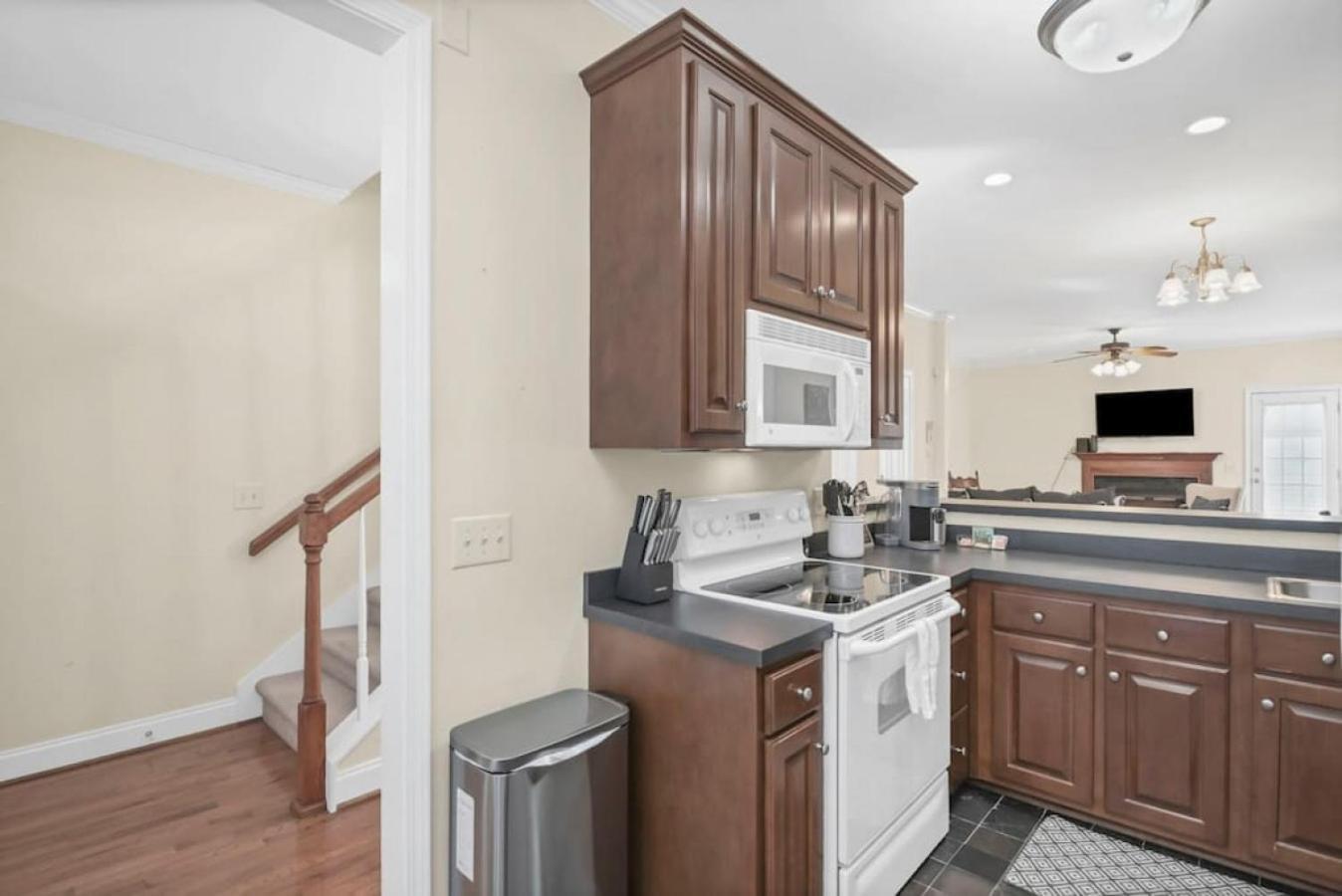 Cozy 2Br Home Near Ft Jackson Колумбия Екстериор снимка