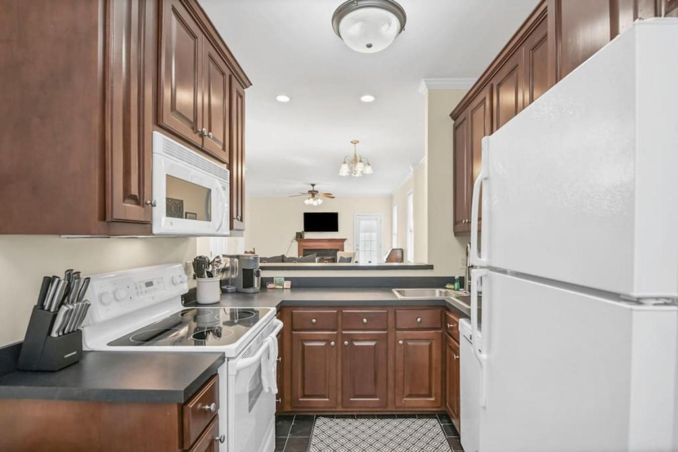 Cozy 2Br Home Near Ft Jackson Колумбия Екстериор снимка